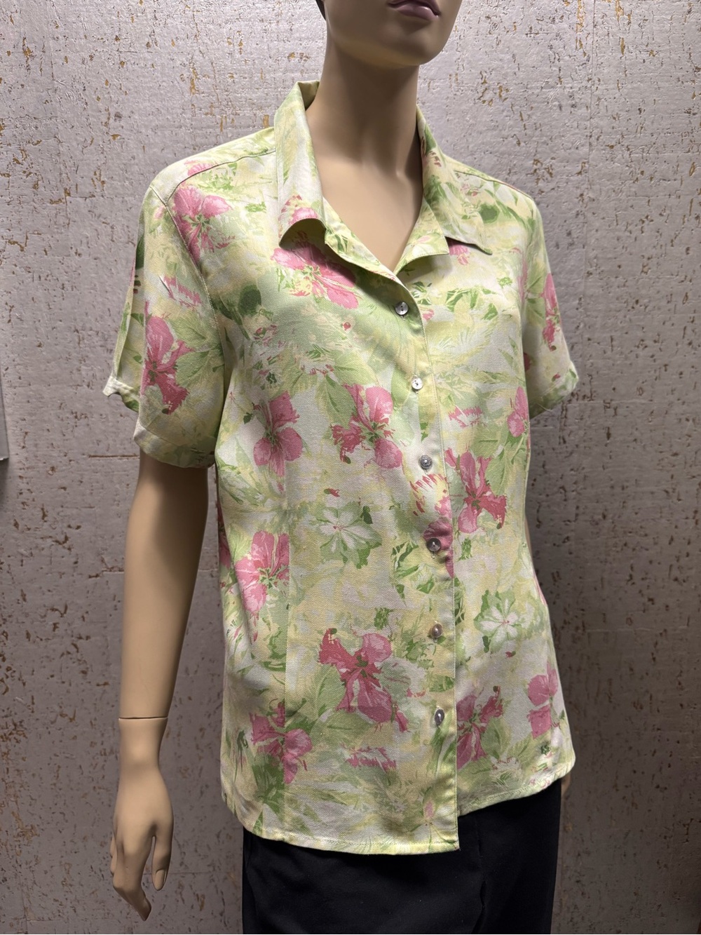 Jamaica Bay Silk/Rayon button-Front Tropical Short Sleeve blouse